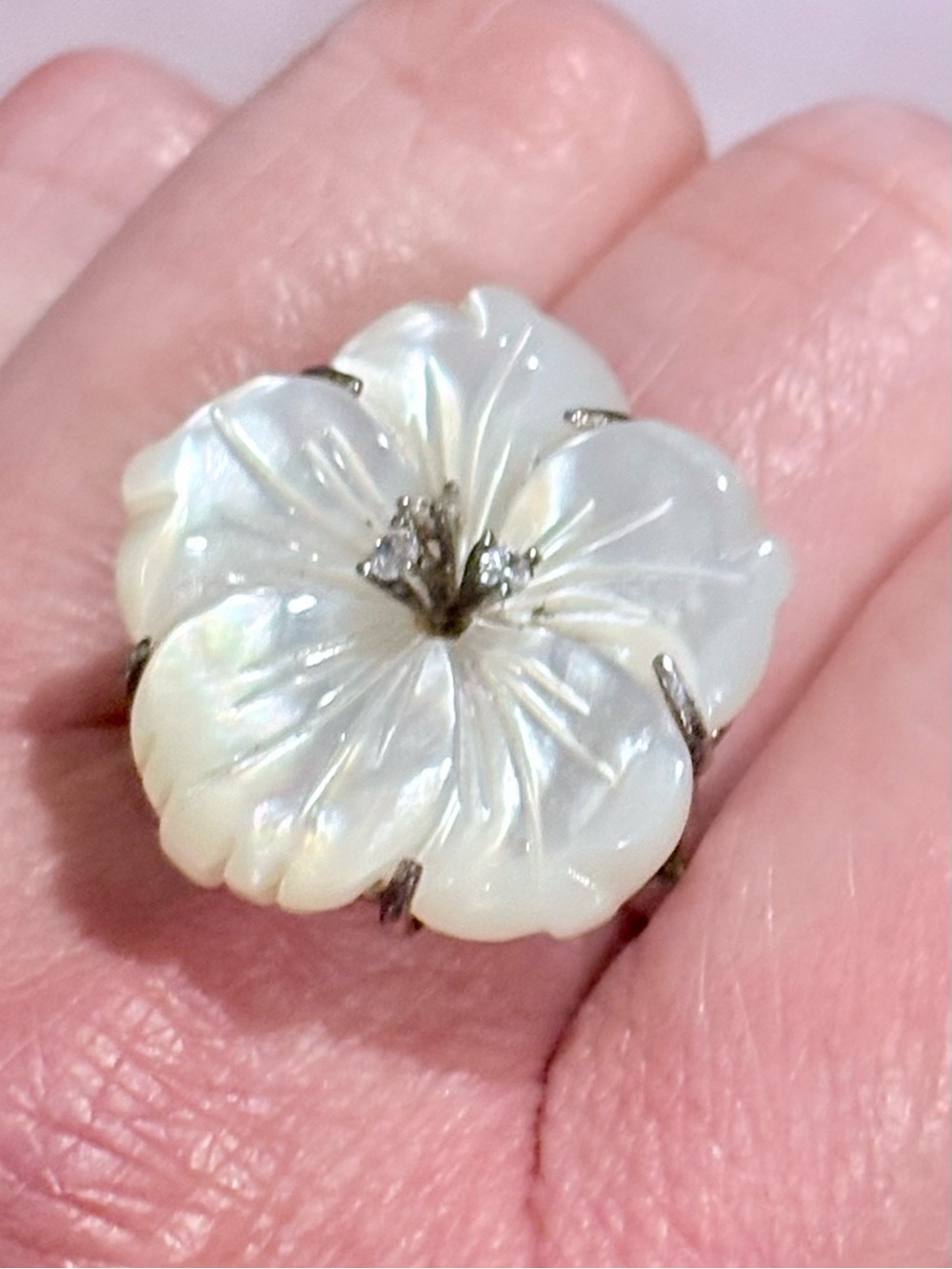 Stauer 925 Sterling Silver Carved Mother of Pearl Floral Ring Size 8.25